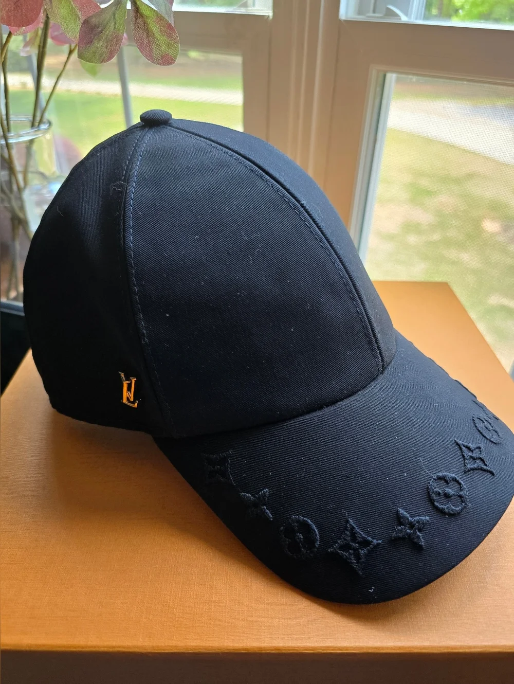 LIKE NEW Louis Vuitton Logo Embroidered Cotton Cap Black M7293L - Picture 1 of 10